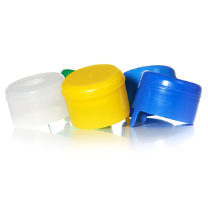 Bouchon de <span class=keywords><strong>bouteille</strong></span> en plastique de bonne qualité de <span class=keywords><strong>18</strong></span> <span class=keywords><strong>litres</strong></span>, 19 <span class=keywords><strong>litres</strong></span>, 20 <span class=keywords><strong>litres</strong></span>, couvercle de 5 gallons <span class=keywords><strong>pour</strong></span> <span class=keywords><strong>bouteille</strong></span> <span class=keywords><strong>d</strong></span>'<span class=keywords><strong>eau</strong></span> potable - Product Image 2