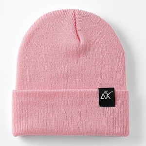 Casquettes en tricot d'hiver en coton 100% avec logo brodé personnalisé, nouveau design, couleur unie, pour hommes <span class=keywords><strong>et</strong></span> femmes, avec motif de nœuds de dessin animé - Product Image 6