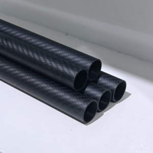 Los componentes estéticos del coche deportivo de fibra de carbono mate a rayas se fabrican mediante el moldeado de tubos huecos. - Product Image 2
