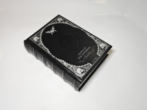 Impression <span class=keywords><strong>de</strong></span> livres reliés personnalisés <span class=keywords><strong>de</strong></span> style fantastique avec couverture gaufrée, papier couché pour éditions d'art <span class=keywords><strong>de</strong></span> collection <span class=keywords><strong>de</strong></span> romans, impression offset - Product Image 2