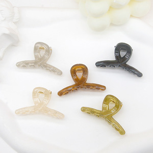 Mini pince à cheveux couleur gelée 5,5 cm en résine plastique pour usage quotidien, franges latérales et chignons - Product Image 1