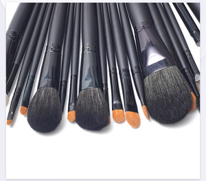 Juego Profesional de 18 Brochas de <span class=keywords><strong>Maquillaje</strong></span> para Base, Ojos y Polvo, con Cerdas Naturales de Animales, Venta al Por Mayor, Marca Personalizada - Product Image 4