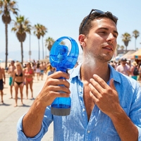 Mini ventilateur portatif à pulvérisation, humidificateur, rafraîchisseur d'air extérieur, avec réservoir d'eau, idéal pour la plage, alimenté par batterie, cadeau de fête