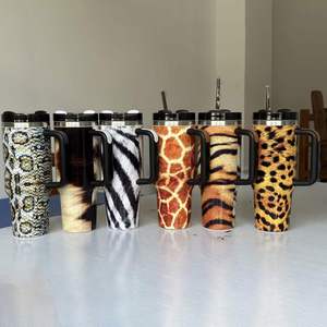 Gobelet de voyage isotherme sous vide en acier inoxydable 40 oz, style nordique animalier, motif léopard, avec poignée, couvercle et paille, logo personnalisé, assortiment - Product Image 3