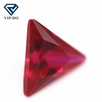 Coupe facettée, coupe triangulaire, 5 #   Pierres précieuses synthétiques en corindon rubis, forme triangulaire, 5 #   Pierres précieuses en corindon, rubis rouge et saphir