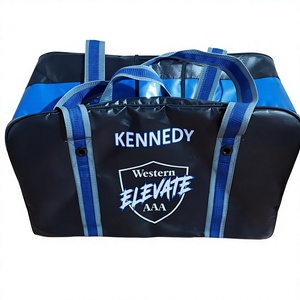 Sacs Prime personnalisés en bâche noire pour le hockey avec sangles bleues, fermeture éclair, nom et logo personnalisés - Imperméable et très résistant - Product Image 3