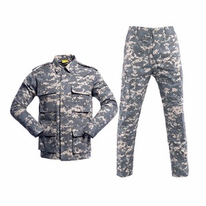 Uniforme de chasse imperméable en polyester de style BAU, camouflage océanique britannique, veste et pantalon durables conçus pour les conditions de terrain - Product Image 1
