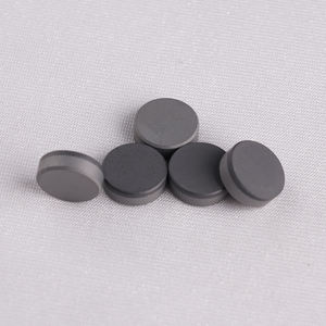 Cortador de Diamante <span class=keywords><strong>PDC</strong></span> Forjado de 1304mm Fornecido pela Fábrica, Sinterizado HPHT para Perfuração Industrial - Product Image 1