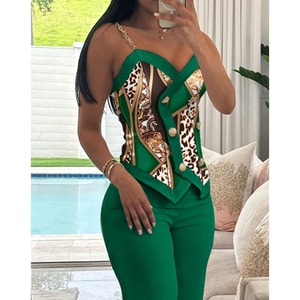 Conjunto de 2 piezas de moda para mujer: Top halter sin mangas con estampado casual y pantalones de doble botonadura - Product Image 2