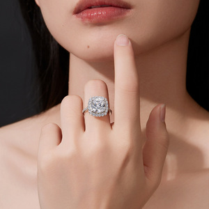 Nouveauté 2026 : Bague pour femme en argent sterling S925, avec pierre centrale taille coussin et moissanite pavée en halo, luxe léger - Product Image 5