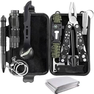Kit d'outils multifonctions de survie en acier inoxydable pour le camping en plein air, les urgences, les premiers secours, l'aventure et la défense personnelle - Product Image 1