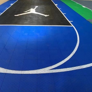 Cancha de Baloncesto para Patio Trasero de 20 x 25 Pies, Tamaño Personalizado, Baldosas Enclavables de PP/Goma, Piso Modular Temporal para Actividades, Resistente a Impactos - Product Image 1