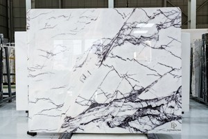 Grande dalle de marbre poli aux parfums naturels de prune, design moderne pour hôtels, villas, bâtiments commerciaux, intérieur et extérieur - Product Image 1