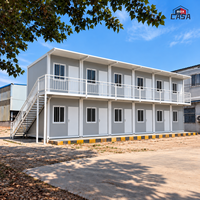 Maison conteneur préfabriquée moderne à double paroi avec clôtures, toit confortable