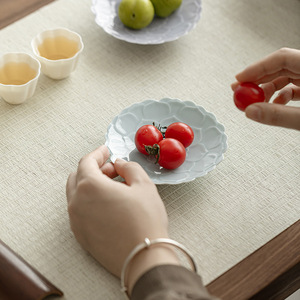 Guanlan <b>Ceramic</b> Fruit <b>Plate</b> Flower Shape Porcelain Tea Table Snack Dish For Home Party Use - Product Image 3