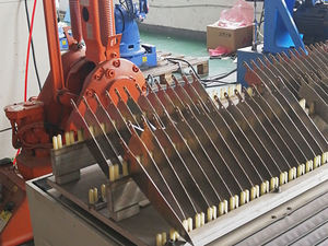 Machine à meuler et à polir les cuillères en acier inoxydable Polisseuse automatique avec polisseuse à main robotique - Product Image 5