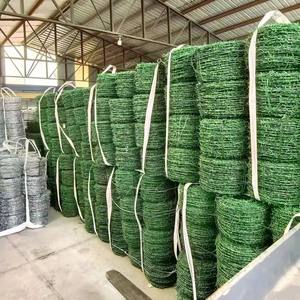 China PVC-gecoate ijzerdraad weerbestendig 1,6 mm 2,2 mm 2,0 mm 2,5 mm traditioneel gedraaid prikkeldraad beveiligingshekwerk - Product Image 4