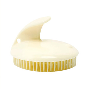 Brosse de massage du cuir chevelu jaune crème à dents souples, outil de massage de la tête pour le shampoing - Product Image 1
