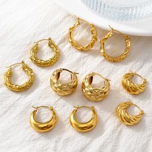 Boucles d'oreilles créoles géométriques tendance en acier inoxydable, unisexes, plaquées or 18 carats, boucles d'oreilles statement - Product Image 2