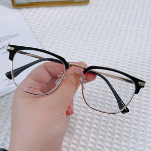 <span class=keywords><strong>Gafas</strong></span> <span class=keywords><strong>de</strong></span> miopía <span class=keywords><strong>de</strong></span> luz azul <span class=keywords><strong>de</strong></span> tendencia 2024, <span class=keywords><strong>gafas</strong></span> <span class=keywords><strong>de</strong></span> miopía <span class=keywords><strong>de</strong></span> nueva <span class=keywords><strong>moda</strong></span> Unisex para hombres y mujeres, <span class=keywords><strong>gafas</strong></span> graduadas transparentes <span class=keywords><strong>de</strong></span> lujo - Product Image 2