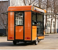 Tricycle électrique orange, camion de restauration mobile, chariot de vente de nourriture entièrement équipé, cuisine mobile pour la vente de rue