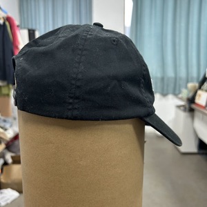 Gorra de Algodón Negra Estilo Dad, con Bordado Minimalista de Caballo, 5 Paneles, Sin Estructura, Informal - Product Image 3