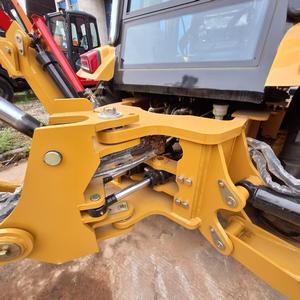 Chargeur sur pneus Caterpillar Cat420F original de seconde main en bon état Chargeur rétrocaveuse Cat 420F en Offre Spéciale - Product Image 3