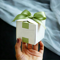 Boîte cadeau miniature carrée blanche vide avec ruban en satin, boîte à dragées de mariage, pour bougie parfumée, emballage cadeau de Noël
