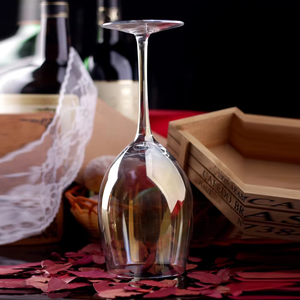 <span class=keywords><strong>Verre</strong></span> à <span class=keywords><strong>vin</strong></span> rouge classique personnalisable avec design classique <span class=keywords><strong>cristallin</strong></span> à longue tige pour servir du jus élégant - Product Image 3