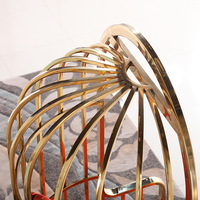 Chaise de salle à manger de banquet de restaurant d'hôtel de luxe moderne, chaise de loisirs de salon en acier inoxydable doré, design cage à oiseaux