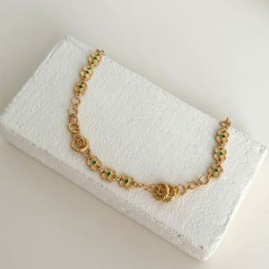 Dylam Fashion, fabricant de haute joaillerie, bracelet en argent 925 plaqué or 18 carats avec pendentif cercle fleur en zircon vert - Product Image 6