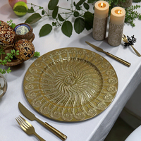 Élégant et moderne, tapis de charge rond en plastique PP durable de 33 cm avec motif botanique personnalisé, style luxueux pour mariages et cérémonies