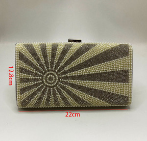 Pochette de soirée en satin perlé pour femme, motif géométrique soleil éclatant, respirante, avec chaîne dorée - Product Image 4