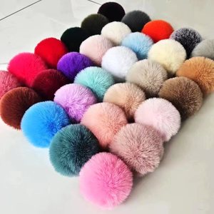 Vente en gros de pompons en fausse fourrure pour animaux de compagnie pompons en fausse fourrure pour animaux de compagnie chaussures en tissu chapeaux d'hiver 8CM 10cm pompons en fourrure - Product Image 2