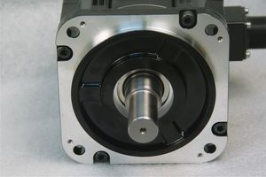 SGMSV-10ADA61 ORIGINAL Y a s k w Motor de Inercia Media Sigma5 de 1kW - Product Image 3