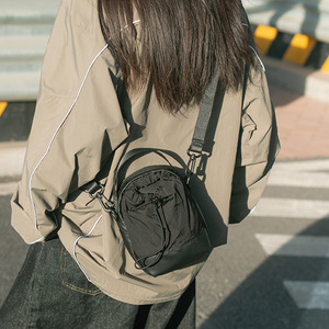 Bolsa de Hombro Unisex al por Mayor, Pequeña, Cuadrada, Minimalista, Impermeable, de Nailon, Colorida, con Cordón, para Uso Diario - Product Image 6