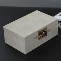 Beige luxe salon bureau Table ornement en bois laiton serrure clé en cuir boîte à bijoux boucle d'oreille organisateur de stockage