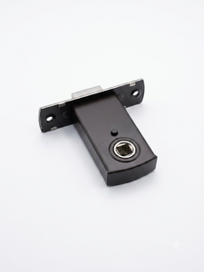 Loquet bébé en fer de 65 mm avec plaques avant et latérales en acier inoxydable 304 pour quincaillerie de verrouillage de porte de meuble, finition thermolaquée - Product Image 1