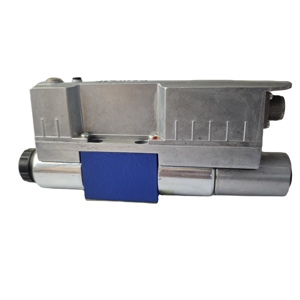 วาล์วควบคุมทิศทางแบบสัดส่วน Rexroth รุ่น 4WREE R900761496 4WREEM6E32J-20/G24K34/B6V-735 - Product Image 1
