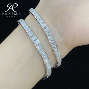 Bracelet tennis pour femme Paxima Jewelry Fashion Luxury, entièrement pavé de diamants de laboratoire taille princesse étincelants, or 18 carats - Product Image 3