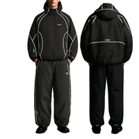 Ensemble de survêtement léger en nylon pour homme, coupe-vent à capuche, veste active zippée et pantalon de survêtement avec passepoil contrastant, vente en gros