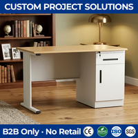 Elegante Escritorio de Oficina de Metal Blanco con Superficie de Acero, Mesa para Personal con Puerta con Cerradura y Almacenamiento en Cajones para Espacio de Trabajo Moderno