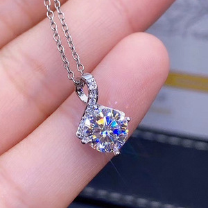 Elegante collana con pendente solitario rotondo, catena con ciondolo in pietra scintillante per donna - Product Image 1