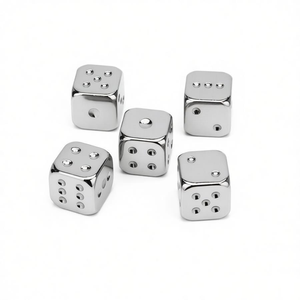 Dadi in Metallo Personalizzati di Alta Qualità in Lega di Zinco Pressofusa a 6 Lati con Temi Floreali Piramidali per Regali di Capodanno e Anniversario - Product Image 1
