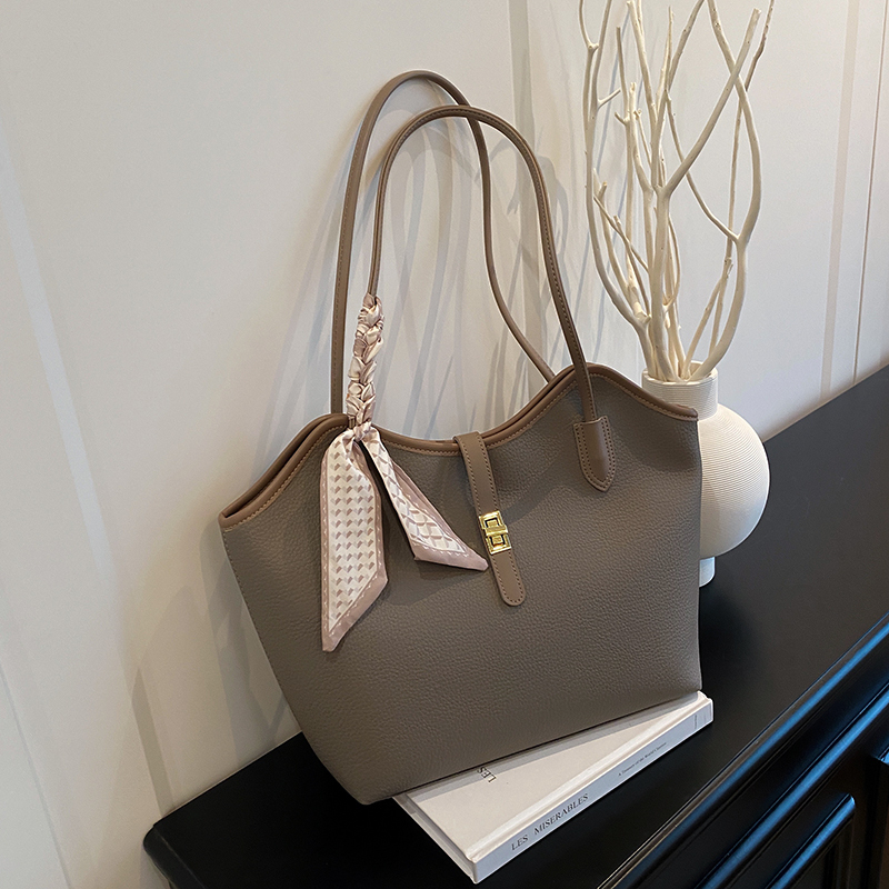 Sac fourre-tout en PU (40*23*12 cm)-couleur 2