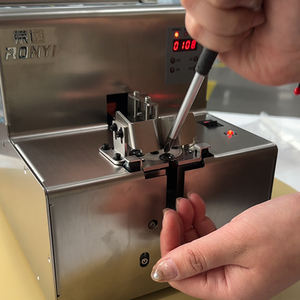 Fabriek Directe Nieuwe Staat Roestvrijstalen Schroeftoevoermachine Roterende Hand Uitgegraven Schroef Opstelling Machine Hot Selling - Product Image 3