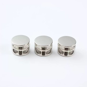 धातु प्लेटिंग कॉर्ड लॉक निकल-मुक्त शॉलेस ड्रॉस्ट्रिंग रस्सी भागों डबल छेद वसंत स्टॉप टॉगल स्टॉपर्स - Product Image 3