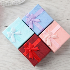 Caja de Dos Piezas Cuadrada de Papel Especial con Textura Multicolor, Hecha a Mano y Ecológica, con Cierre Magnético y Decoración de Satén - Product Image 1