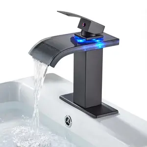 Robinets d'eau modernes de luxe à trois couleurs changeantes, Offre Spéciale LED, robinets de lavabo pour salle de bain d'hôtel