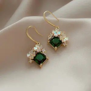 Retro emerald crystal flower earrings women's spring and summer Korean graceful online influencer unique design fashion earrings